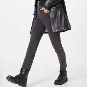 Madewell Stovepipe raw hem ankle jeans, size 26